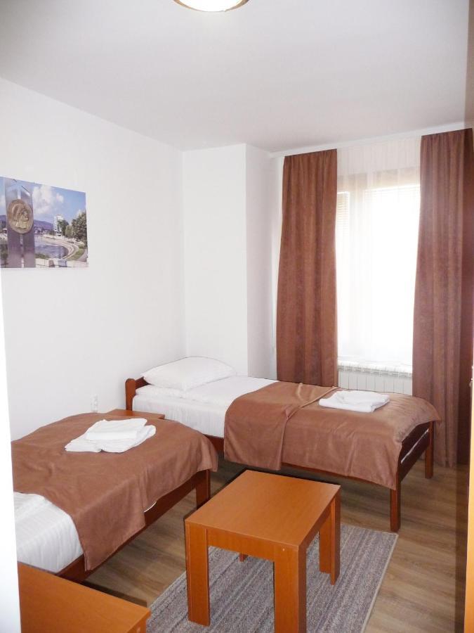 Sobe Rooms Aleksandar นิส ภายนอก รูปภาพ